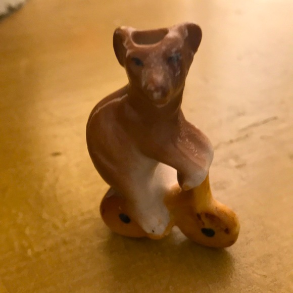 Tiny little porcelain bear on a bicycle! - Picture 4 of 8